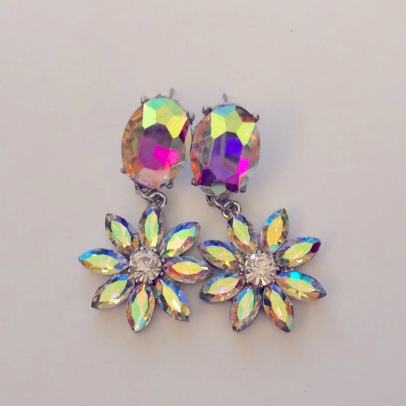 Stunning Aurora Borealis Crystal Statement Earrings - Picture 11 of 17